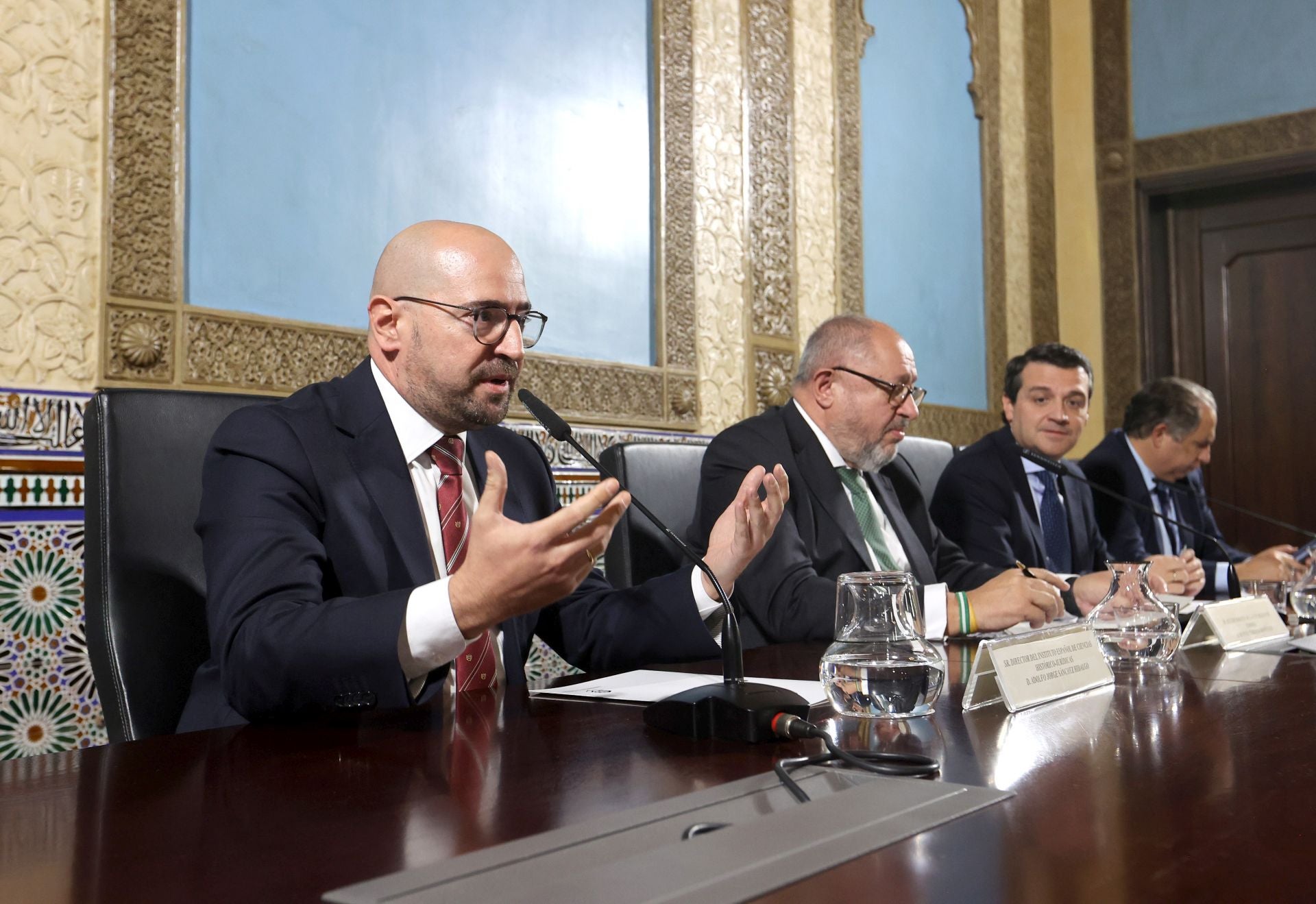 La charla de Alejandro Rojas Marcos sobre el &#039;Poder andaluz&#039; en Córdoba, en imágenes