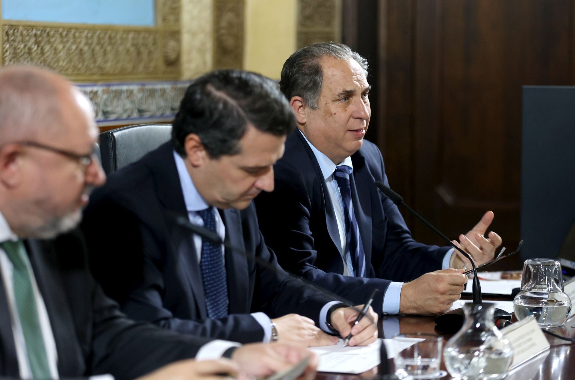 La charla de Alejandro Rojas Marcos sobre el &#039;Poder andaluz&#039; en Córdoba, en imágenes