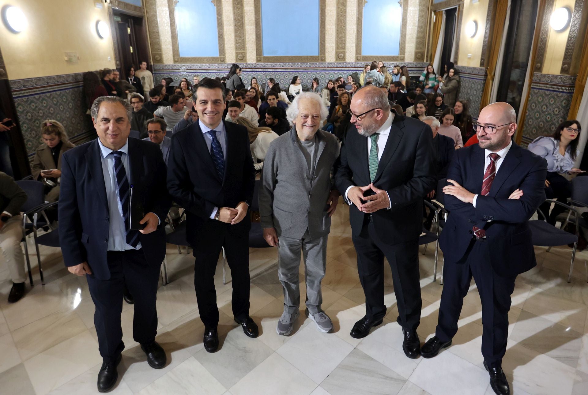 La charla de Alejandro Rojas Marcos sobre el &#039;Poder andaluz&#039; en Córdoba, en imágenes