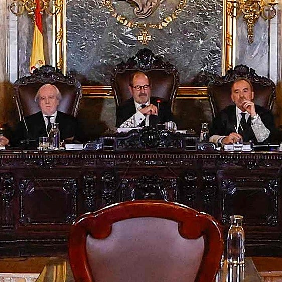 Moncloa instará al fiscal general a que recurra al Constitucional y está dispuesta a acudir a Europa