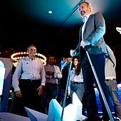 «Señor Sánchez, su gobierno se está pudriendo»: Azcón pide elecciones