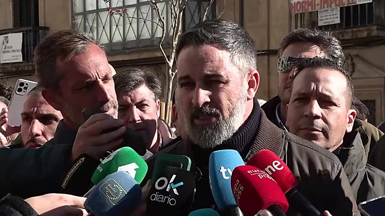 Abascal critica que Sánchez "siga en su puesto" siendo "responsable" del  fiscal "condenado"