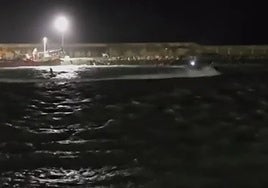 Captura del vídeo en el que se observa el atropello de la narcolancha