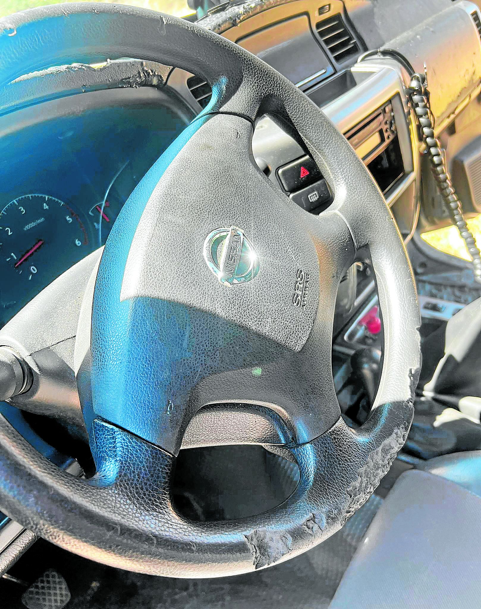 Vehículos con graves daños para su uso. Este es el estado en que se hallan algunos de los medios con que trabajan los guardias civiles de las nucleares pese al esfuerzo que se les requiere