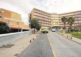 El SAS expedienta a un cirujano del Hospital Virgen del Rocío de Sevilla por operar en la privada en su reducción de jornada