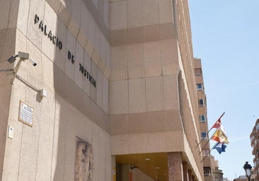 Piden ocho años de cárcel para un hombre acusado de violar en la calle a una mujer ebria en Albacete