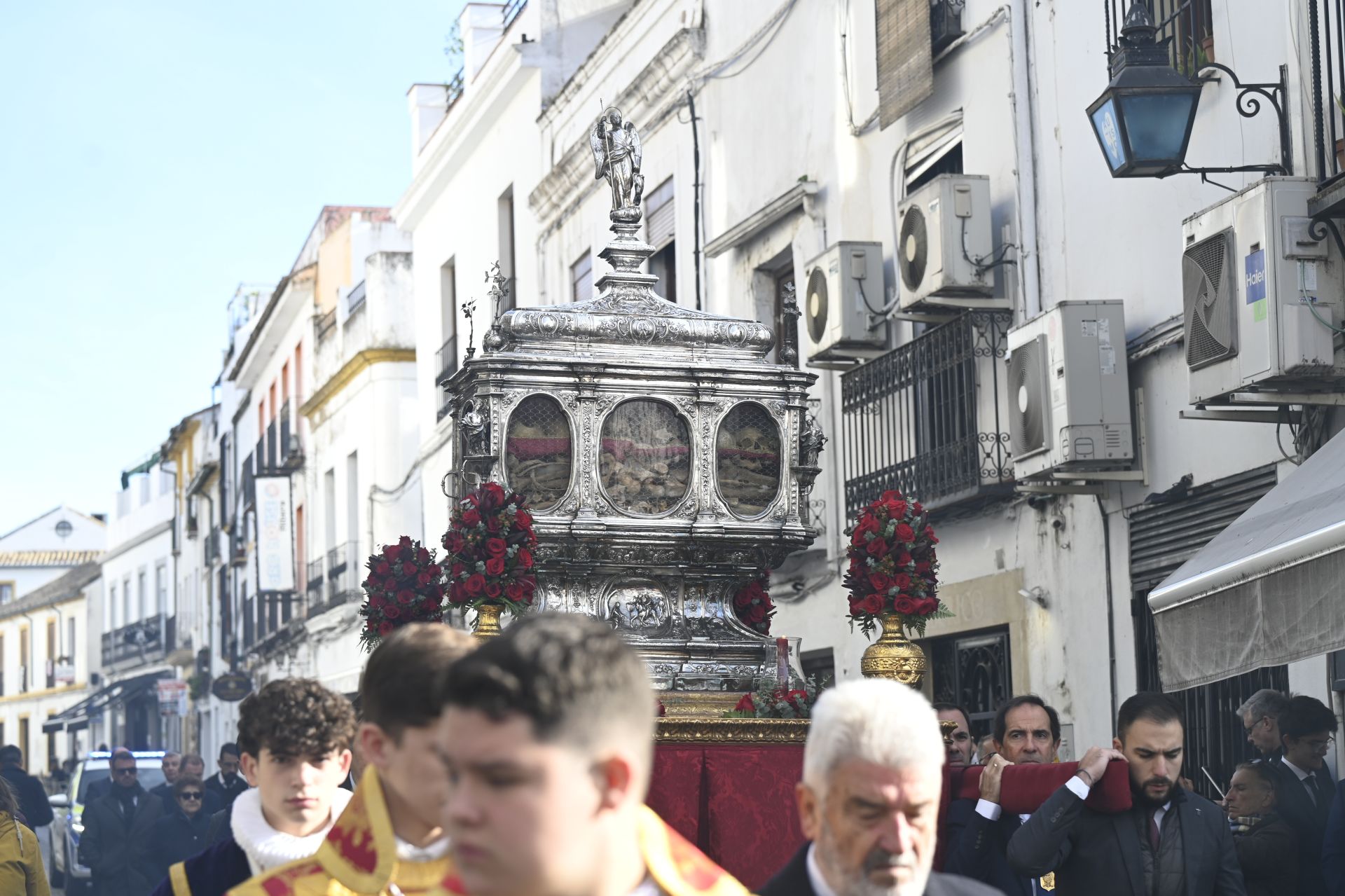 La solemne salida de los Santos Mártires de Córdoba a la Catedral, en imágenes