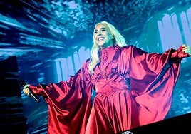 Mónica Naranjo repasa sus grandes hits en un emocionante concierto en Roig Arena