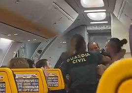 Heridos dos guardias civiles al detener a una luchadora de MMA en un avión en Gran Canaria