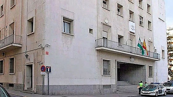 Treinta y ocho años de cárcel para un padre por agredir sexualmente a su hija en Huelva y ofrecerla a otros hombres