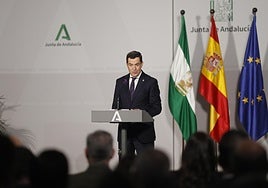 Juanma Moreno: «Negar la violencia de género es ser cómplice de ella»