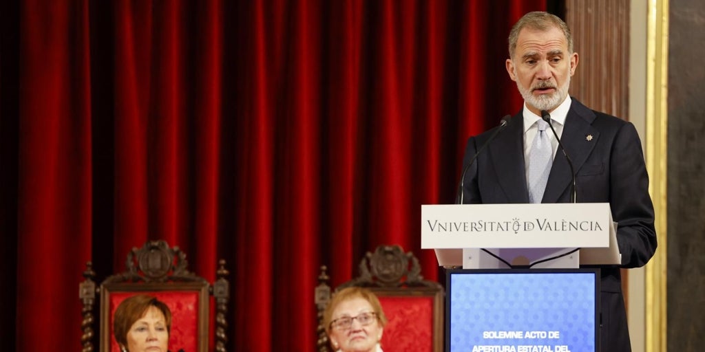 El Rey Felipe VI alerta de una «deriva peligrosa» por la «desafección» hacia «valores fundamentales» de la convivencia