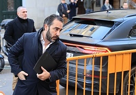 Aldama prepara mensajes, PDF y pantallazos contra Ángel Víctor Torres