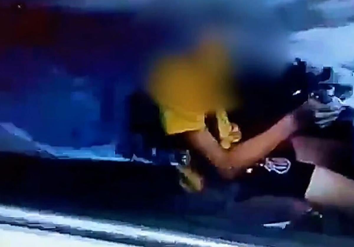 Captura del menor conduciendo.