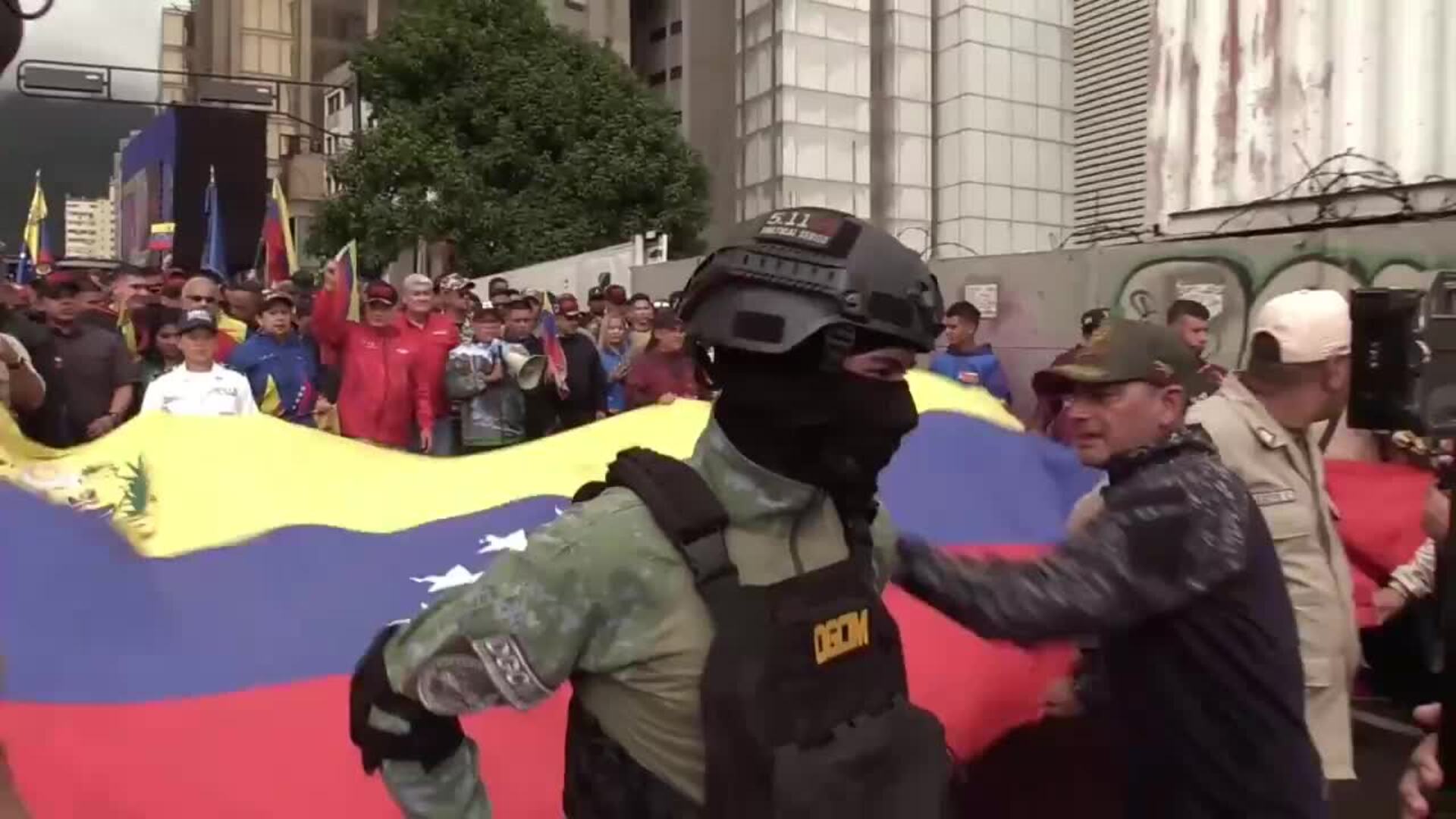Chavistas marchan en apoyo a Maduro en medio de las tensiones con EE. UU.