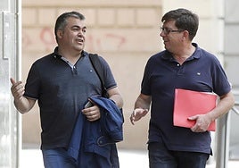 Paco Salazar vuelve a estar sentado a la derecha de Sánchez para asesorarle en la recta final de la legislatura