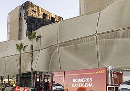 Extinguido el incendio en el hospital Santa Lucía de Cartagena que obligó a evacuar a pacientes y trabajadores