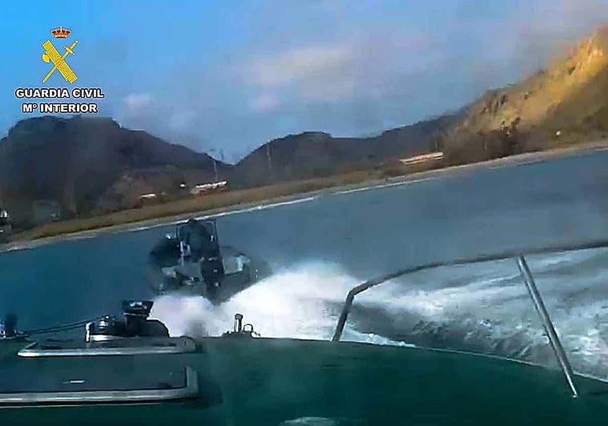 Persecución de una narcolancha en Almería