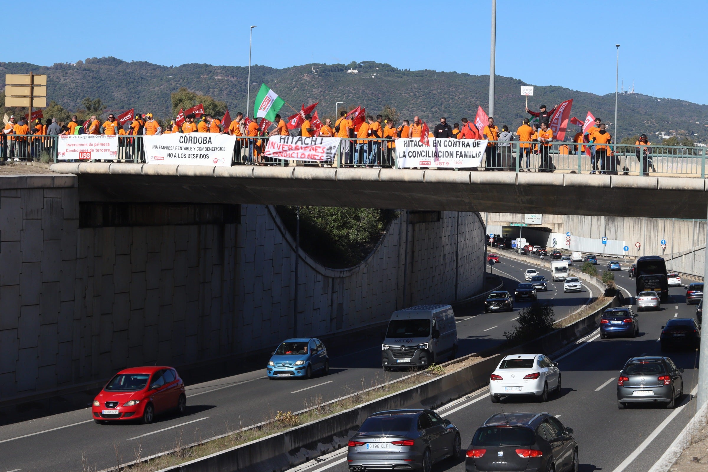 La nueva protesta de la plantilla de Hitachi en Córdoba, en imágenes
