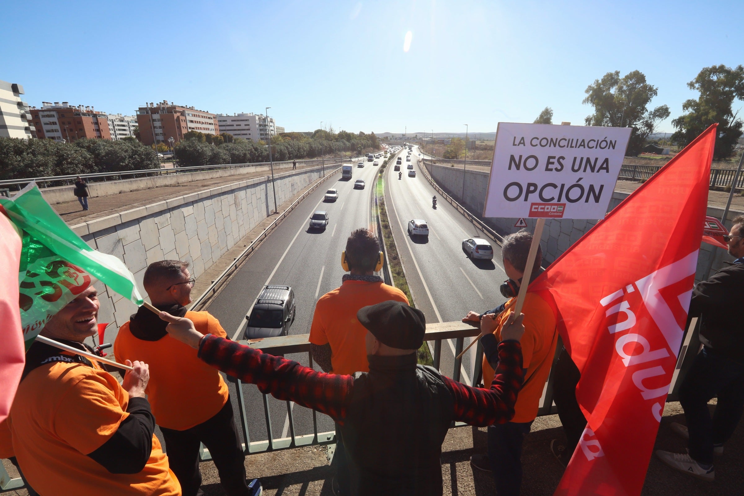 La nueva protesta de la plantilla de Hitachi en Córdoba, en imágenes