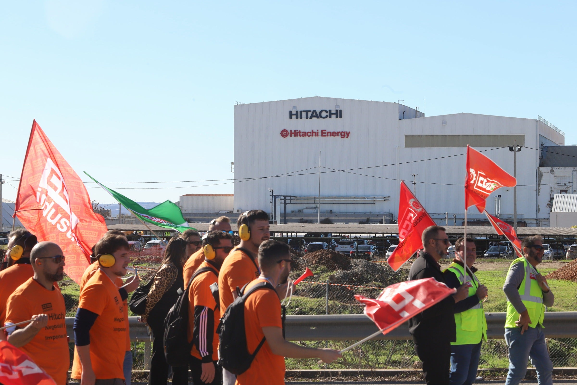 La nueva protesta de la plantilla de Hitachi en Córdoba, en imágenes