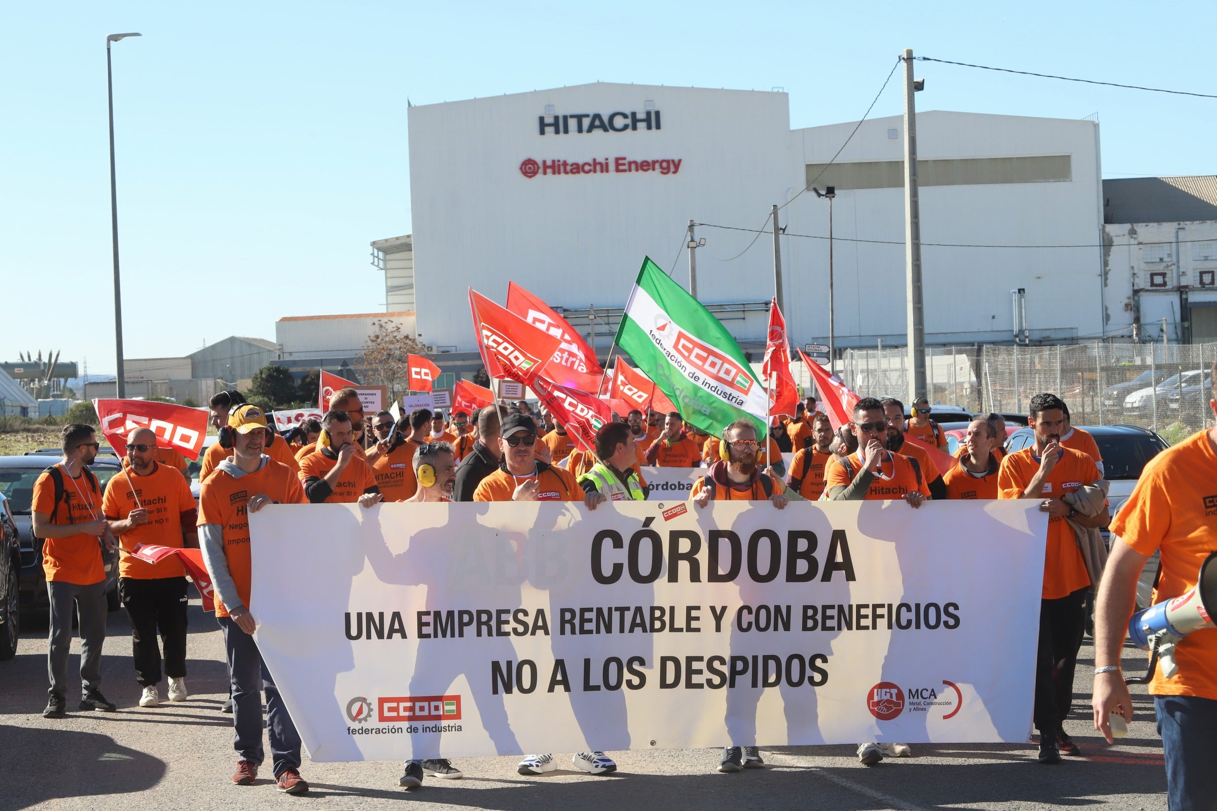 La nueva protesta de la plantilla de Hitachi en Córdoba, en imágenes
