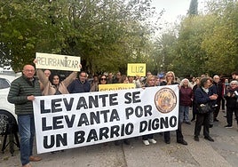 Los vecinos del barrio de Levante en Córdoba piden más seguridad en el entorno del centro de salud
