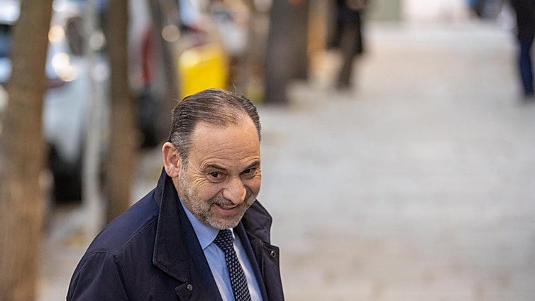 El PSOE reacciona a la entrada en prisión de Ábalos: «No aceptamos lecciones de quienes tenían cajas B»