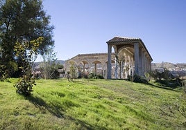 El delegado del Gobierno en Andalucía anuncia obras por 21 millones en Baza, su pueblo natal y del que fue alcalde