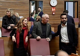 La izquierda cuestiona al nuevo presidente de la Generalitat Valenciana: «Eres el número dos, Mazón seguirá mandando»