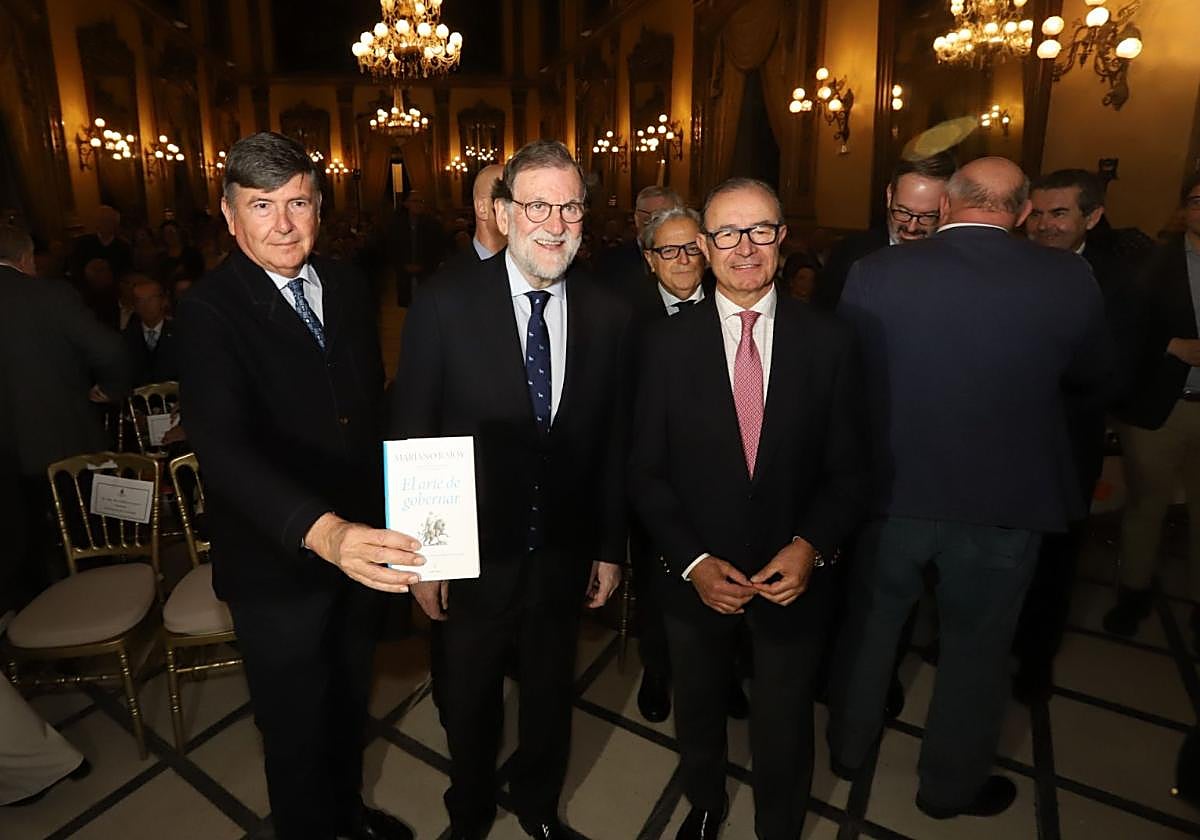 Mariano Rajoy, este jueves instantes antes de iniciar la presentación de su libro en Córdoba