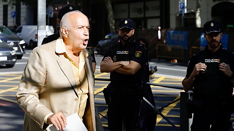 El notario de José Luis Moreno, acusado de estafar 550.000 euros