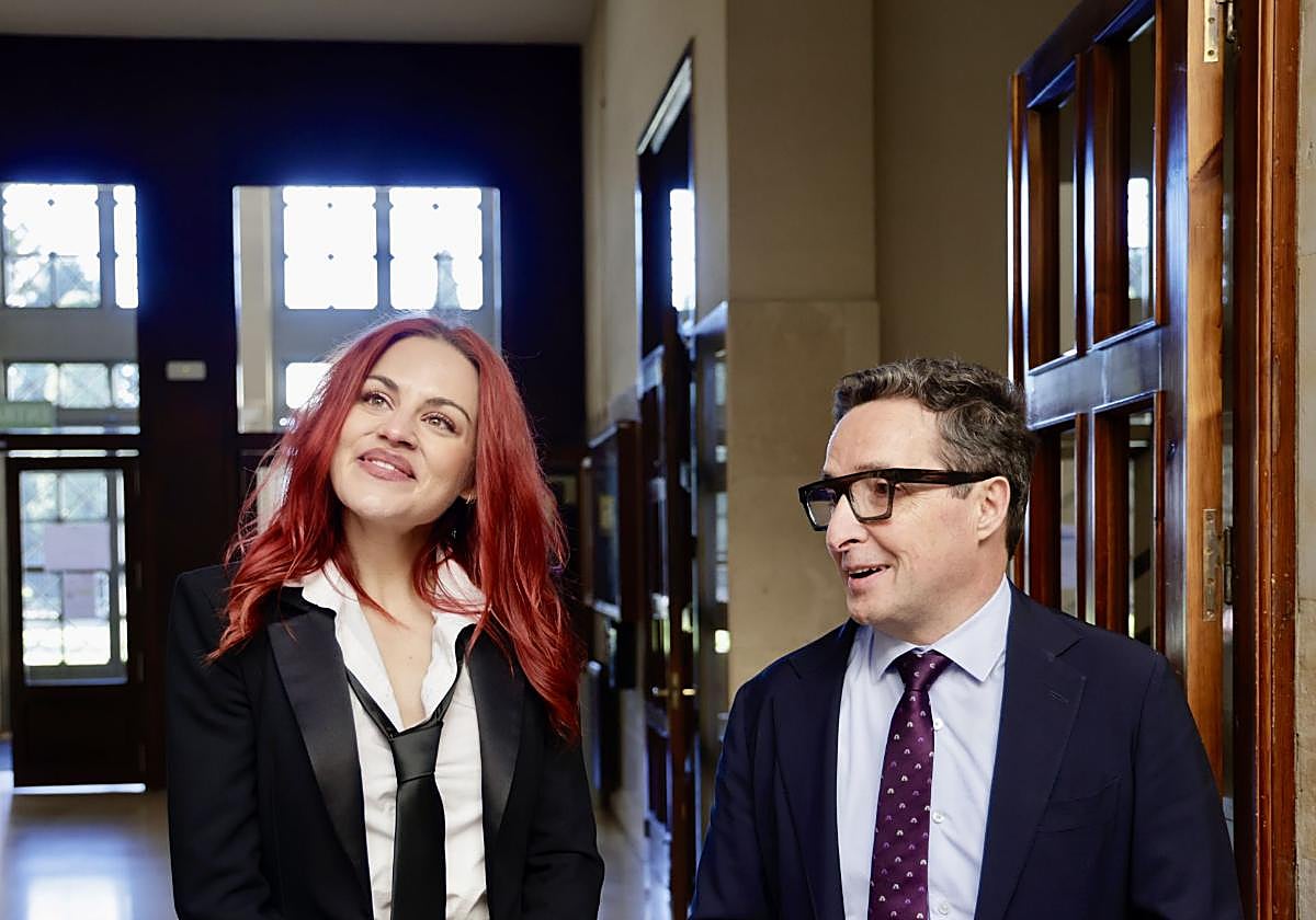 La Universidad de Salamanca recibe a Sara García Alonso, investigadora biomédica y primera mujer española seleccionada por la Agencia Espacial Europea para entrenar oficialmente como astronauta