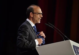 Bellido cree que la entrada en prisión de Ábalos agrava el bloqueo del Congreso y pone en riesgo la reforma del Estatuto de Castilla-La Mancha