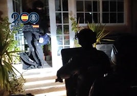 Golpe al 'banquero' sirio del narcotráfico, que enviaba millones de euros de la droga desde su casa de Rivas Vaciamadrid