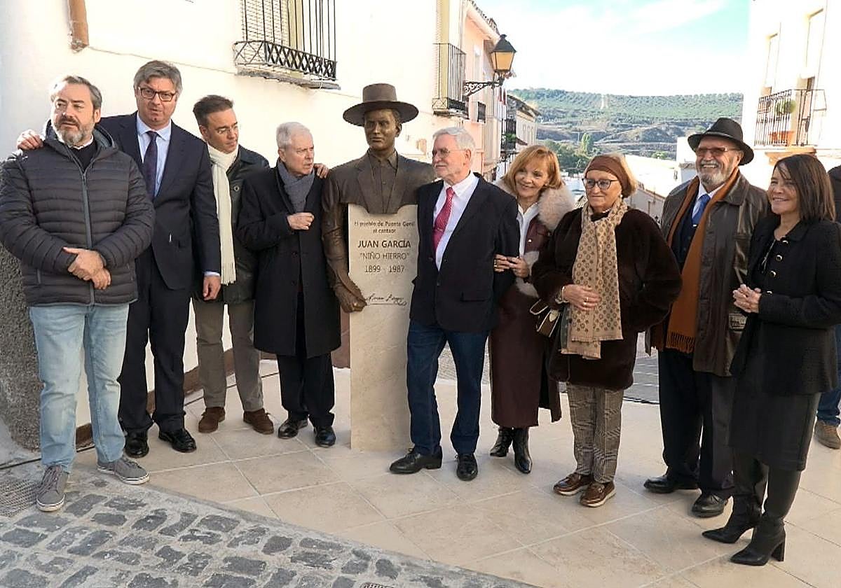 Inauguración del busto de Niño Hierro en Puente Genil
