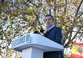 Manifestación del PP en Madrid en contra de Pedro Sánchez y la corrupción tras la entrada en prisión de Ábalos y Koldo: discurso de Feijóo, reacciones y últimas noticias hoy