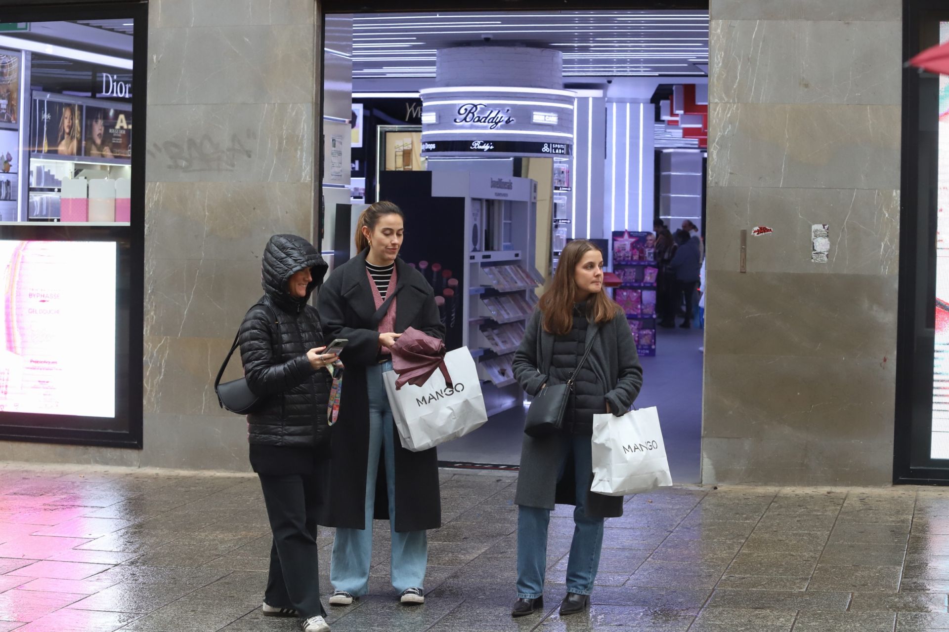 Las compras anticipan la Navidad en Córdoba, en imágenes