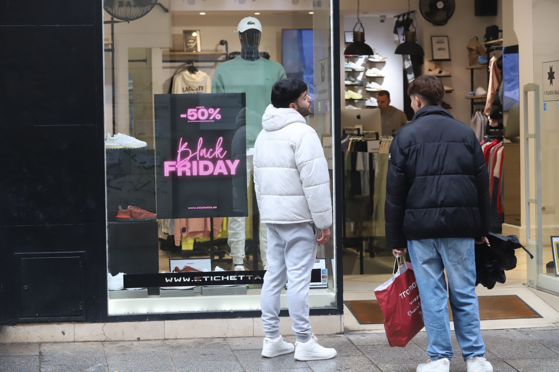 Las compras anticipan la Navidad en Córdoba, en imágenes