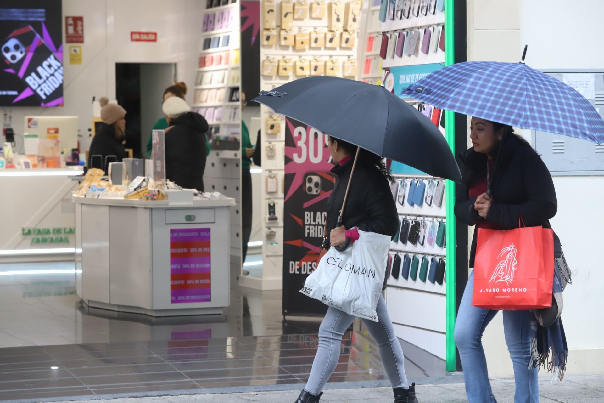 Las compras anticipan la Navidad en Córdoba, en imágenes