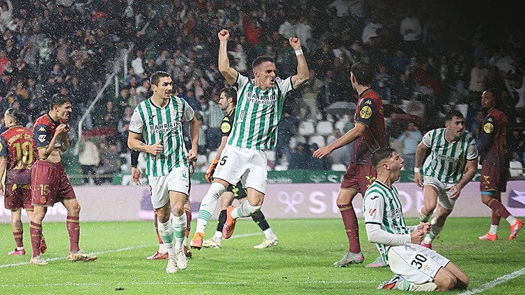 El Córdoba CF puede cerrar la jornada en Segunda División volviendo al play off siete años después