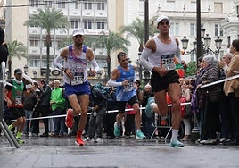 Un hombre de 60 años sufre un infarto en la Media Maratón de Córdoba y es salvado con un desfibrilador