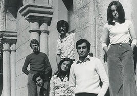 Componentes históricos del Nuevo Mester de Juglaría, con Luis Martín (primero de la izquierda)