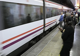 Dos nuevos fallos en el Cercanías de Málaga vuelven a castigar a cientos de viajeros: «El Gobierno del PSOE nos deja tirados»