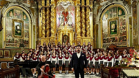 La iglesia de San Nicolás abre sus puertas al tercer concierto navideño solidario organizado por la Fundación Columbus