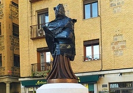 Julio Martín de Vidales sobre su escultura de María Pacheco:  «Nunca quise hacer una obra bélica, sus manos tienen un gran significado»