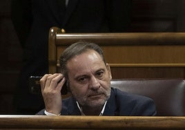 Inspirada en una conocida película sobre presos del IRA y llevada por su entorno: así funciona la cuenta en redes de Ábalos mientras está en prisión