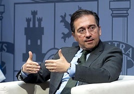 Exteriores planta a la ADE y Fedeca en una jornada donde denuncian el «práctico abandono» del Servicio Exterior