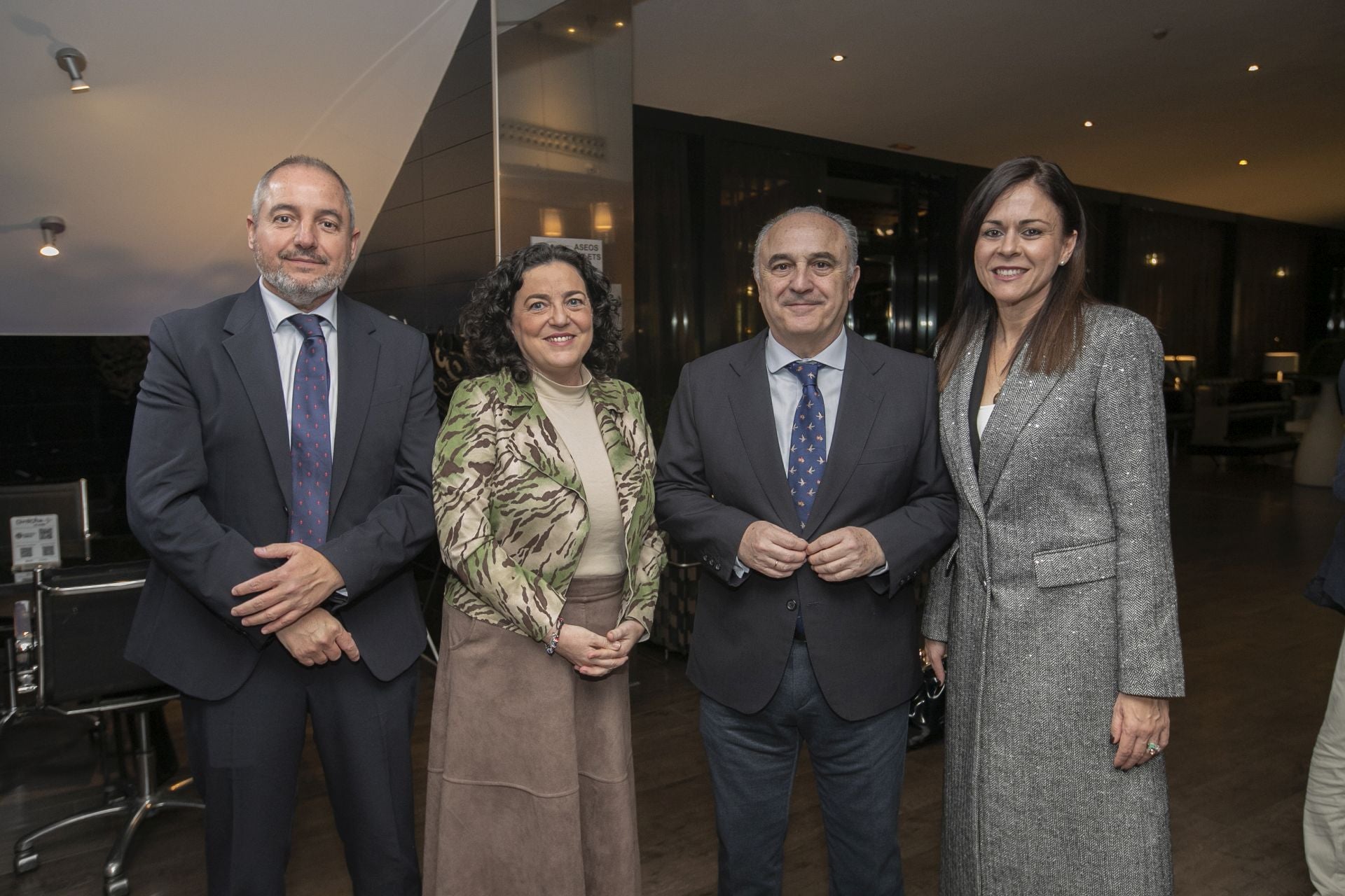 Los asistentes a la entrega del Premio Gran Capitán de ABC a El Cordobés, en imágenes