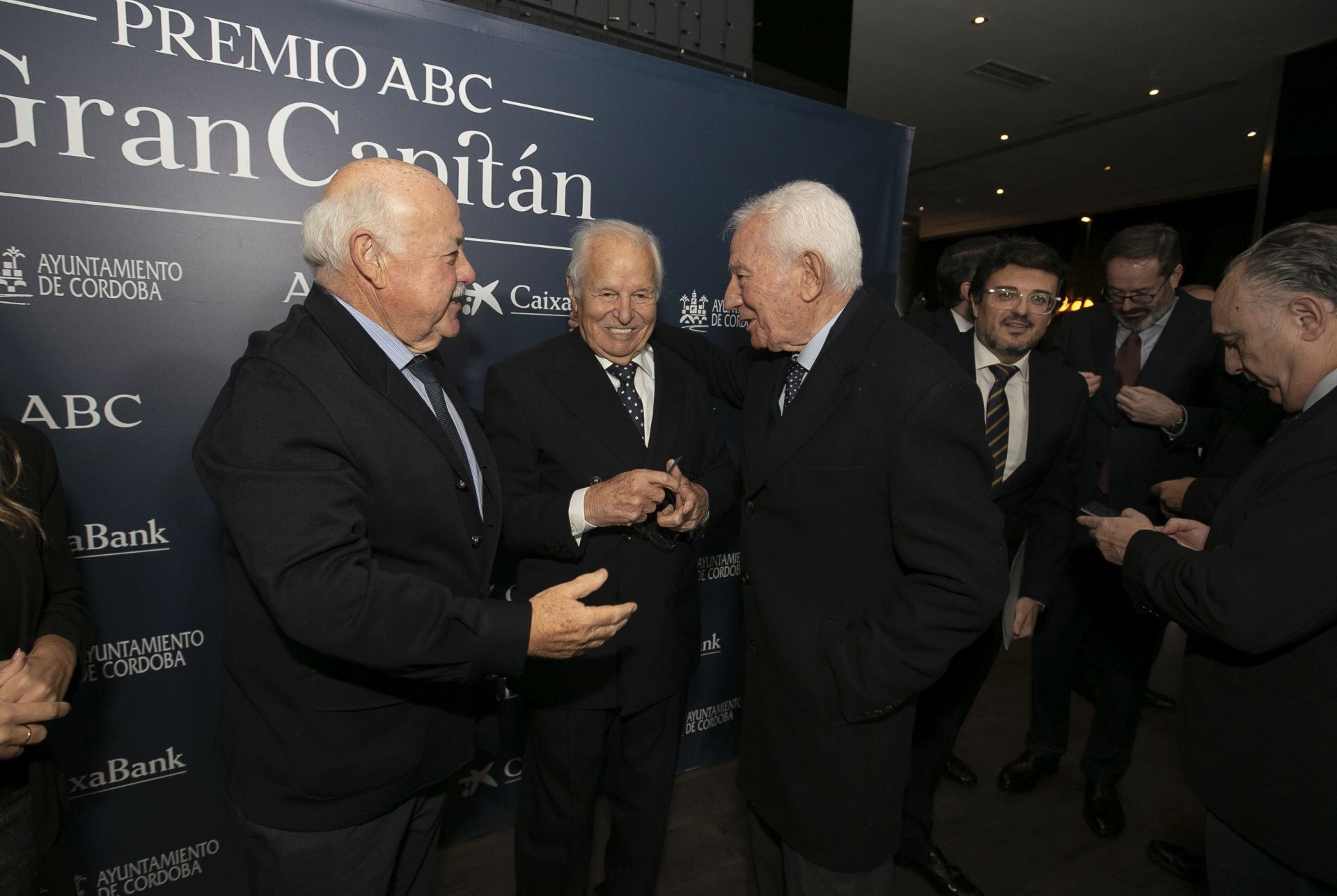 Los asistentes a la entrega del Premio Gran Capitán de ABC a El Cordobés, en imágenes